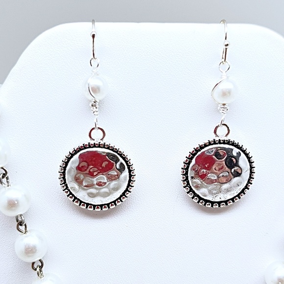 Pearl & Silver Disc Necklace & Earring Set, 30” No Clasp Glass Pearl Chain, NWT - Picture 3 of 6